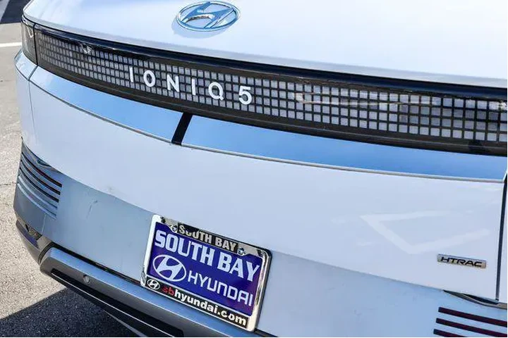 $28998 : Hyundai IONIQ 5 2023 AWD Lim image 7