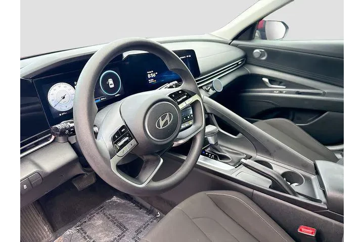 $19771 : Hyundai ELANTRA 2024 SEL 4dr image 9