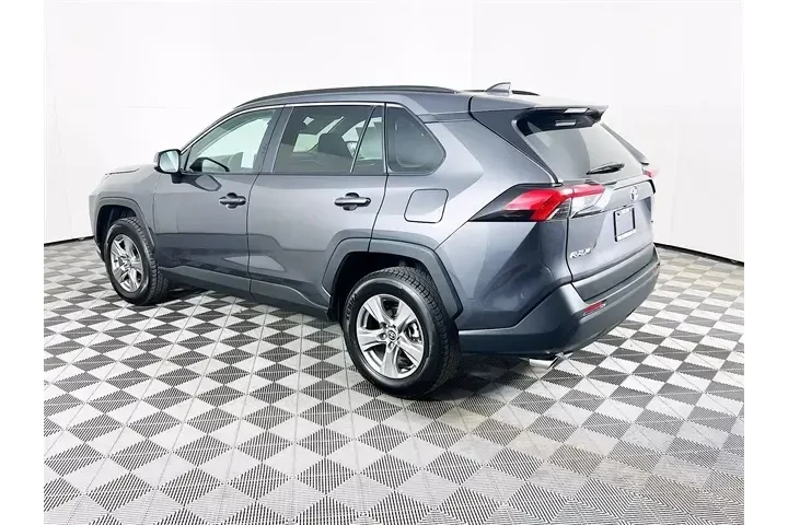 $28400 : Toyota RAV4 2024 AWD XLE 4dr image 5