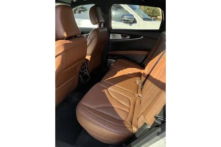 $37137 : Lincoln Nautilus 2022 AWD Re image 5