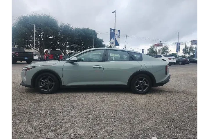 $22298 : Kia K4 2025 LXS 4dr Sedan image 6