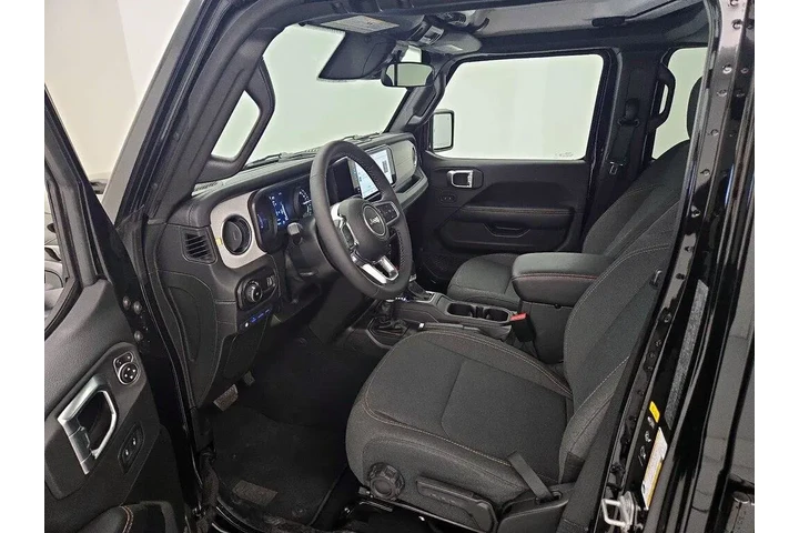 $33998 : Jeep Wrangler 2025 4x4 Sahar image 10