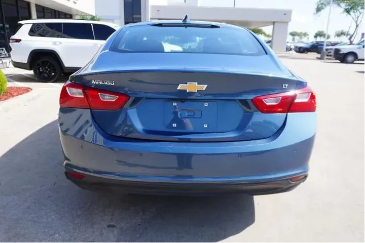 $21450 : Chevrolet Malibu 2024 LT 4dr image 1