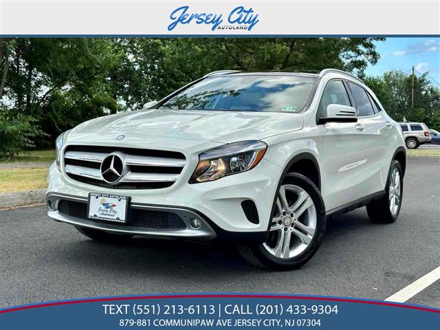 2016 GLA 250 4MATIC SUV image 1