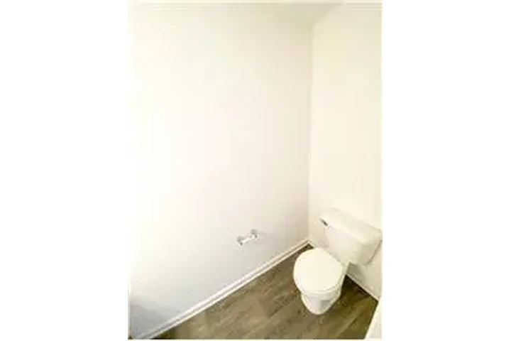 $1550 : Rental property with 2 bedro image 9