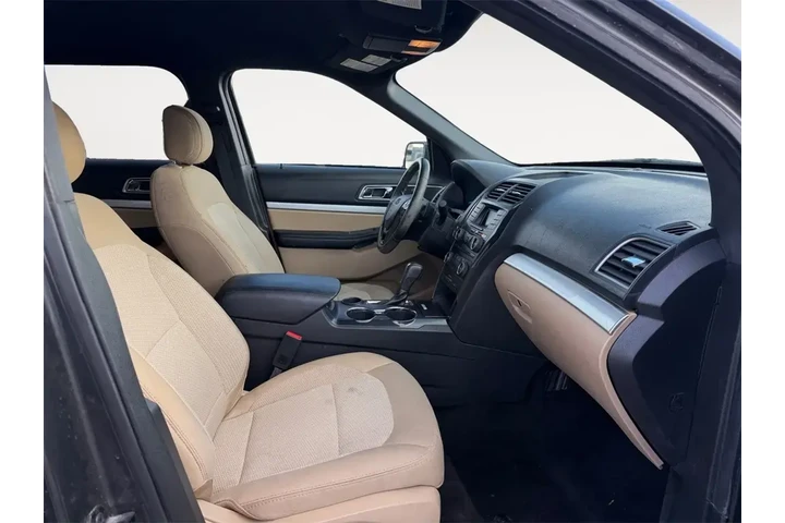 $13500 : Ford Explorer 2017 XLT 4dr S image 3