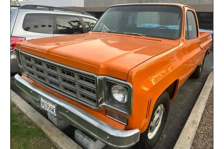 $10500 : Chevrolet long bed Truck image 7