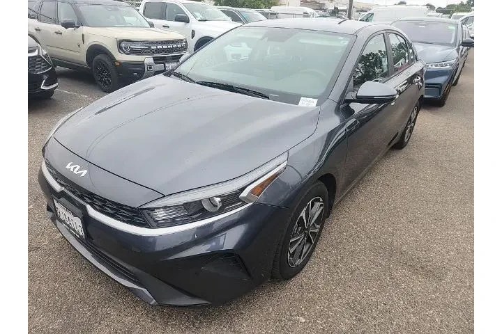 $19191 : Kia Forte 2023 LX 4dr Sedan image 3