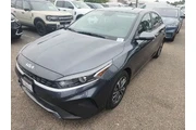 $19191 : Kia Forte 2023 LX 4dr Sedan thumbnail
