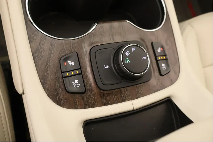 $32999 : GMC Acadia 2022 Denali 4dr S image 8