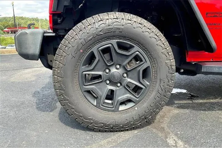 $18999 : Jeep Wrangler JK Unlimited 2 image 9