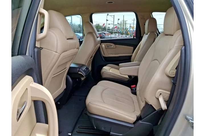 $10300 : 2012 Traverse LTZ AWD image 10
