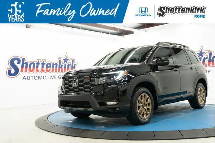 $38982 : Honda Passport 2023 AWD Trai image 1