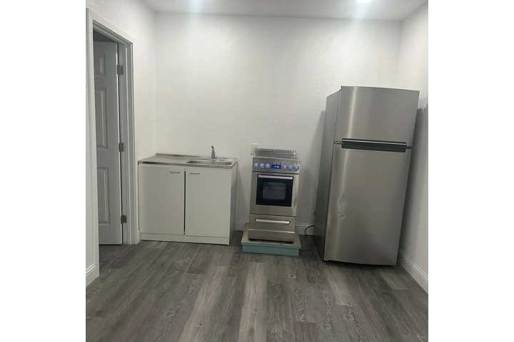 $1200 : Estudio image 3