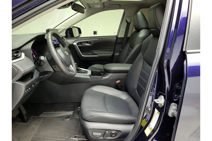 $31998 : Toyota RAV4 2023 XLE Premium image 10