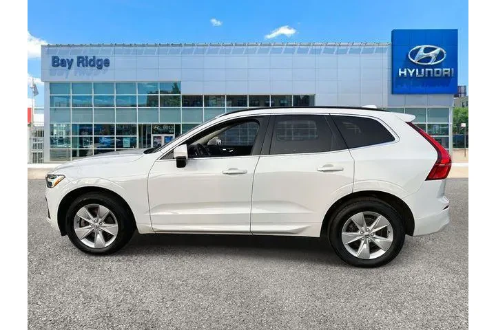 $19993 : Volvo XC60 2022 AWD B5 Momen image 2