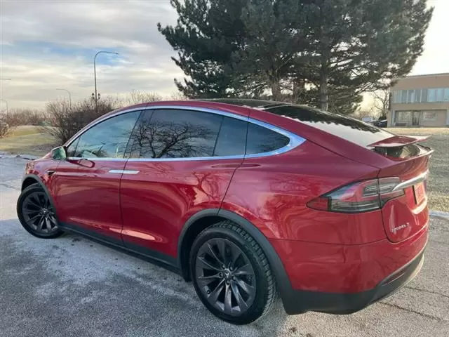 $29991 : 2018 Model X 100D image 4