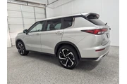 $23997 : Mitsubishi Outlander 2023 AW thumbnail