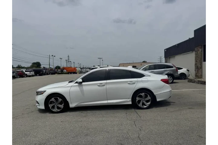 $17850 : 2018 Accord EX image 3