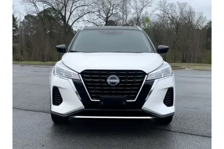 $19900 : 2022 KICKS SV image 2