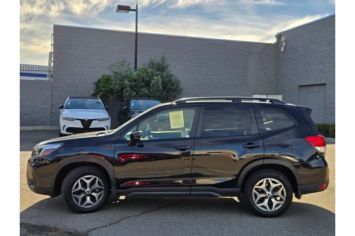 $23888 : Subaru Forester 2021 AWD Pre image 7