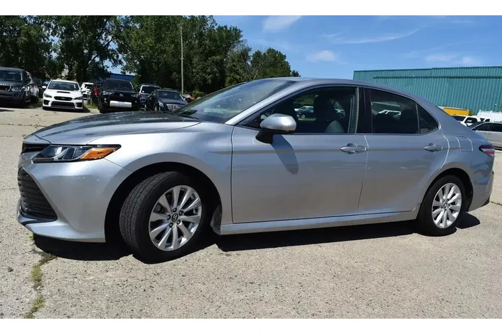 $12000 : 2019 Toyota Camry 2.5L LE-EDIT image 2