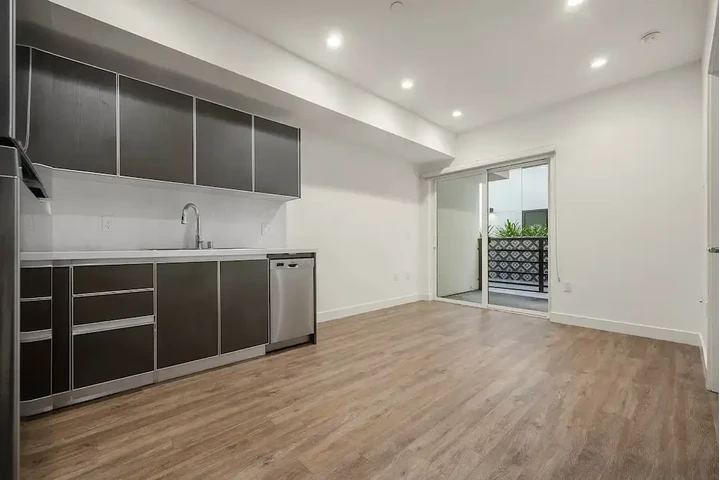 $1100 : Apto listo para mudarse image 3