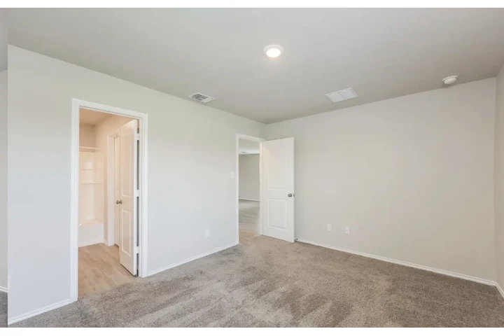 $1900 : Single family home image 8