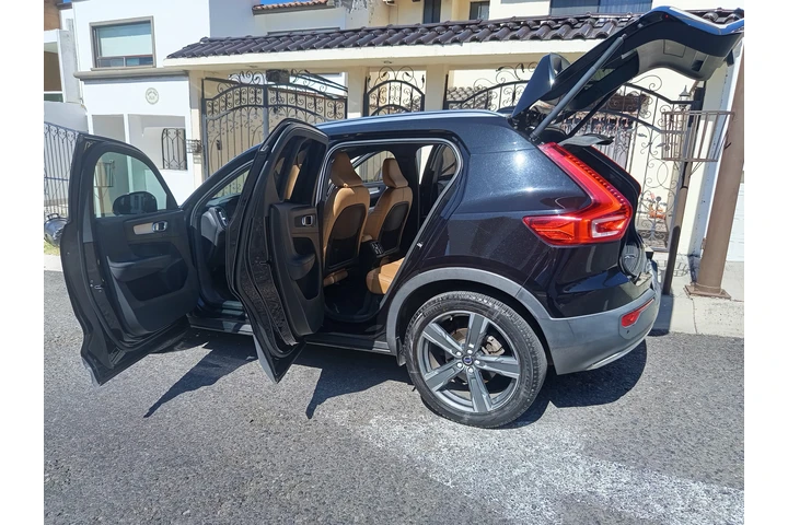 $70000 : Volvo XC40 Momentum T5, 4cilin image 2