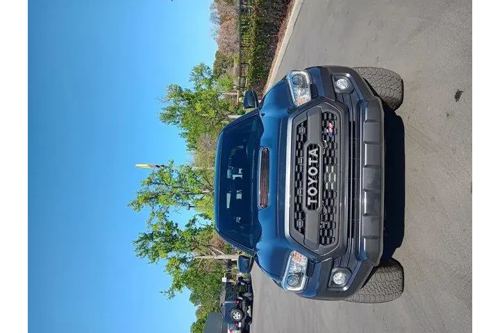 $35995 : Toyota Tacoma 2021 4x4 TRD S image 2