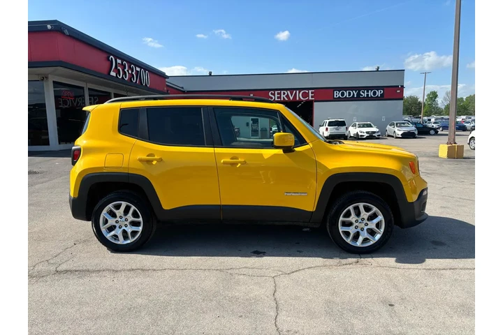$8980 : 2018 Renegade Latitude 4x4 image 3