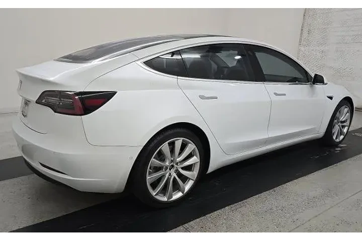 $22800 : Tesla Model 3 2018 Mid Range image 2