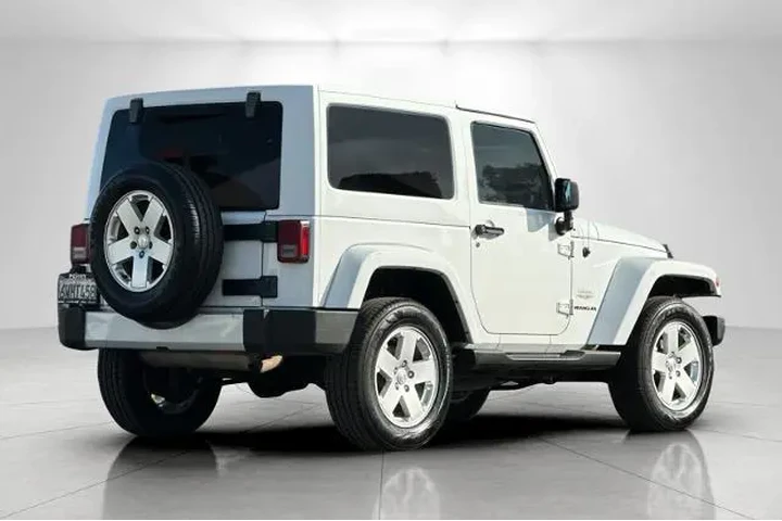 $14995 : Jeep Wrangler 2012 4x4 Sahar image 3