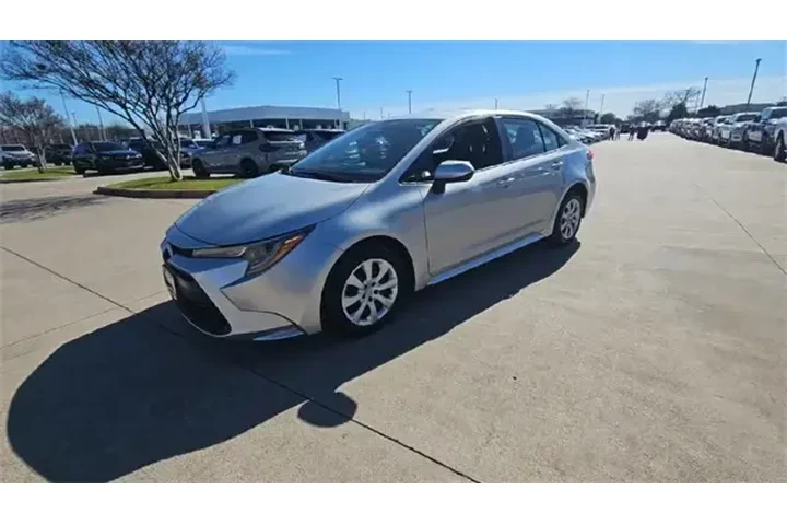 $18987 : Toyota Corolla 2024 LE 4dr S image 4