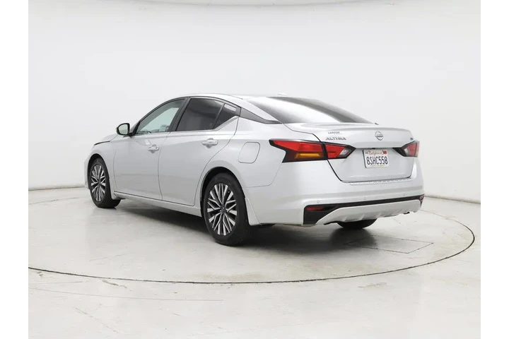 $22998 : Nissan Altima 2023 2.5 SV 4d image 2