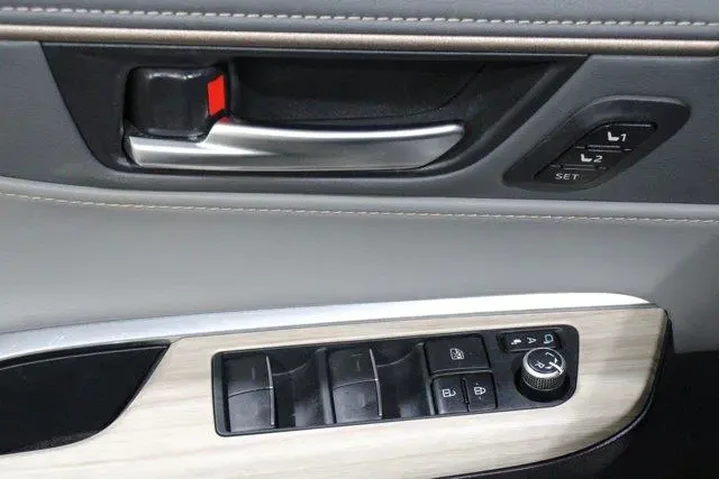 $38998 : Toyota Venza 2024 AWD Limite image 7