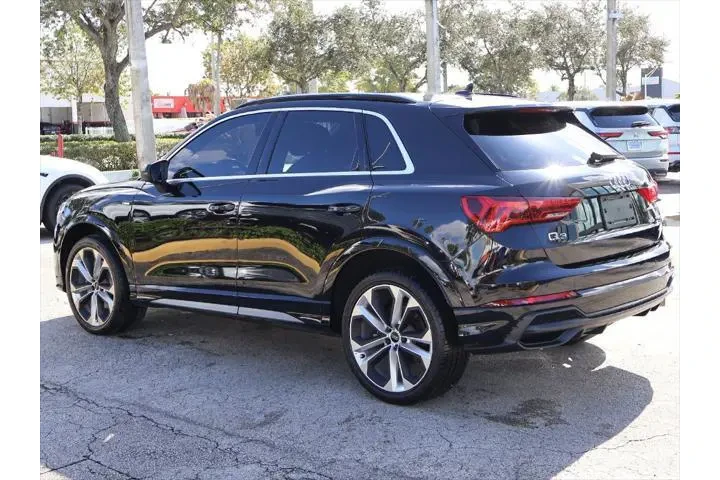 $18590 : Audi Q3 2021 AWD quattro S l image 8