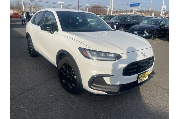 $23495 : Honda HR-V 2023 AWD Sport 4d image 2