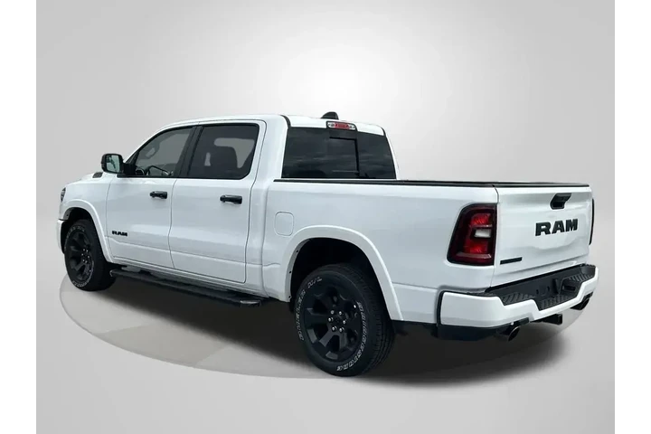 $37720 : Ram 1500 2025 4x2 Big Horn 4 image 4