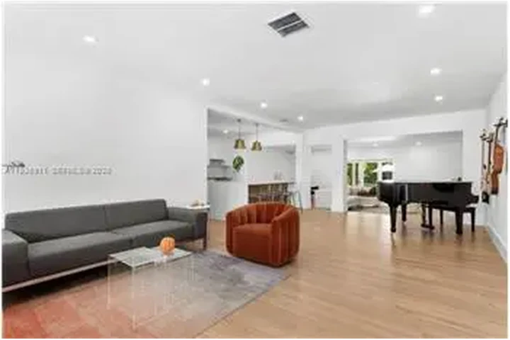 $12000 : Rental property with 3 bedro image 10