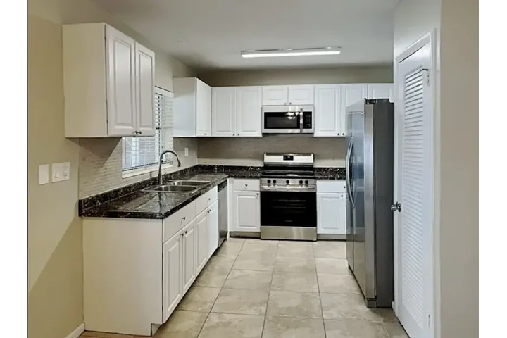 $1900 : Low income house for rent image 5