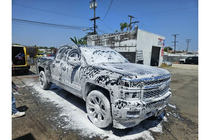 Car wash image 3