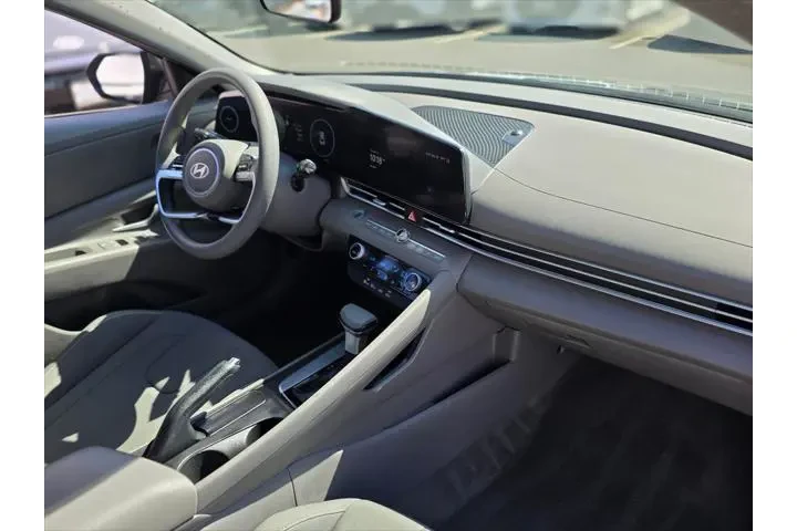 $19608 : Hyundai ELANTRA 2024 SEL 4dr image 9