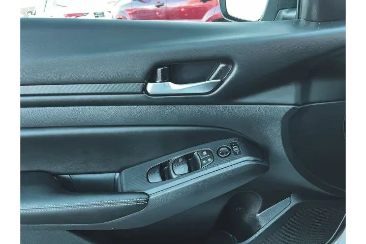 $21997 : Nissan Altima 2025 2.5 SV 4d image 9