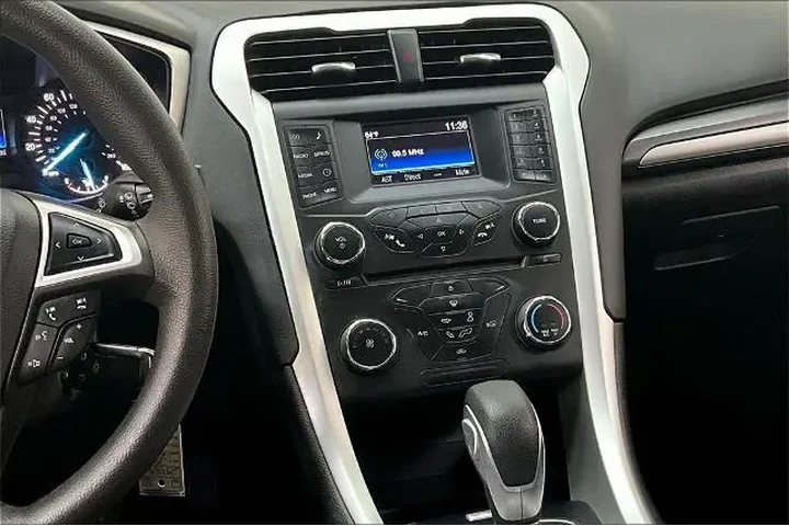 $7490 : Ford Fusion 2016 SE 4dr Seda image 6