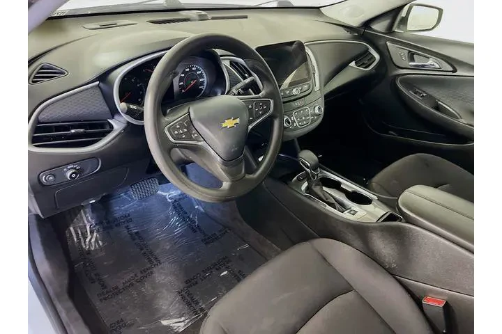 $19775 : Chevrolet Malibu 2024 LT 4dr image 9