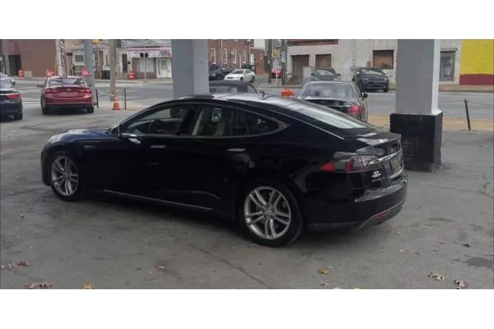 $11799 : 2013 Model S image 5