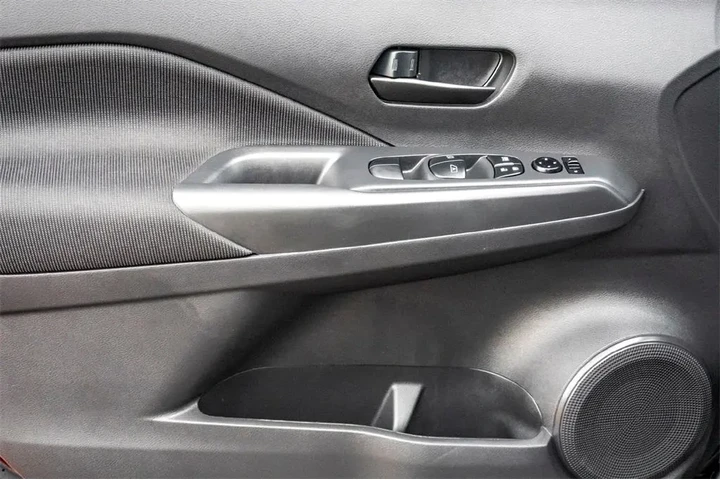 $20599 : Nissan Kicks Play 2025 S 4dr image 10