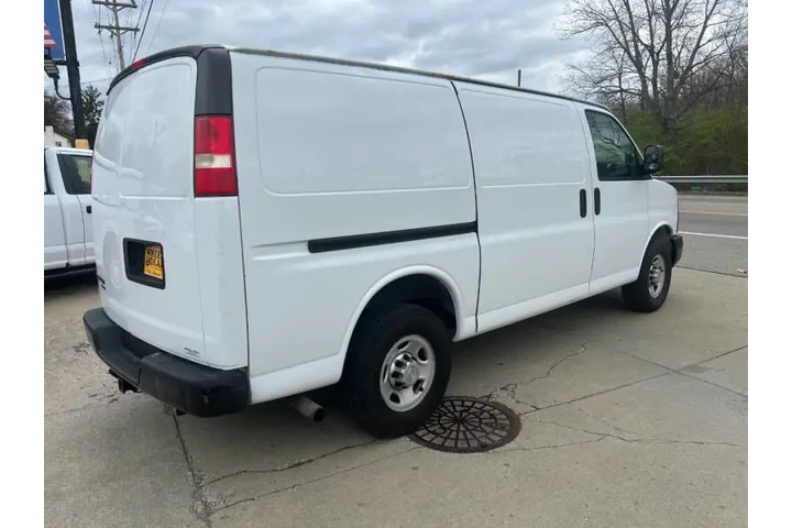 $9995 : 2014 Express 2500 image 6