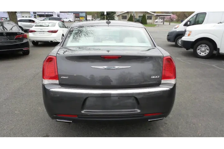 $12900 : 2016 300 Limited image 8